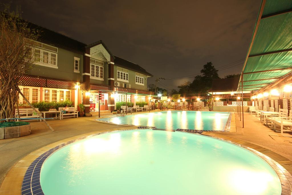 Waratee Spa Resort Villa Bangkok Exterior photo