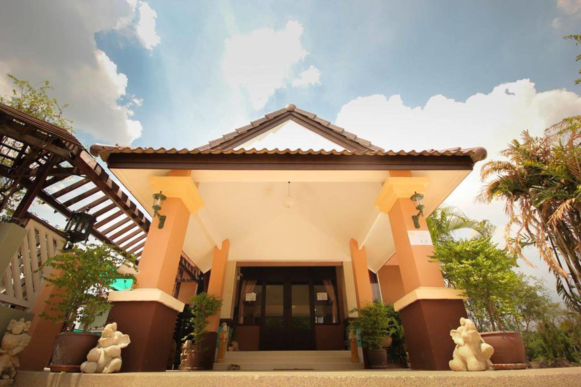 Waratee Spa Resort Villa Bangkok Exterior photo